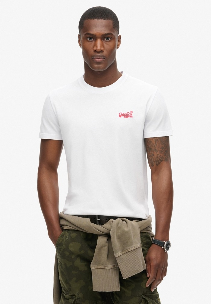 Streetwear Brand Essentials - Essential Logo Superdry Fashion Casual Brand
